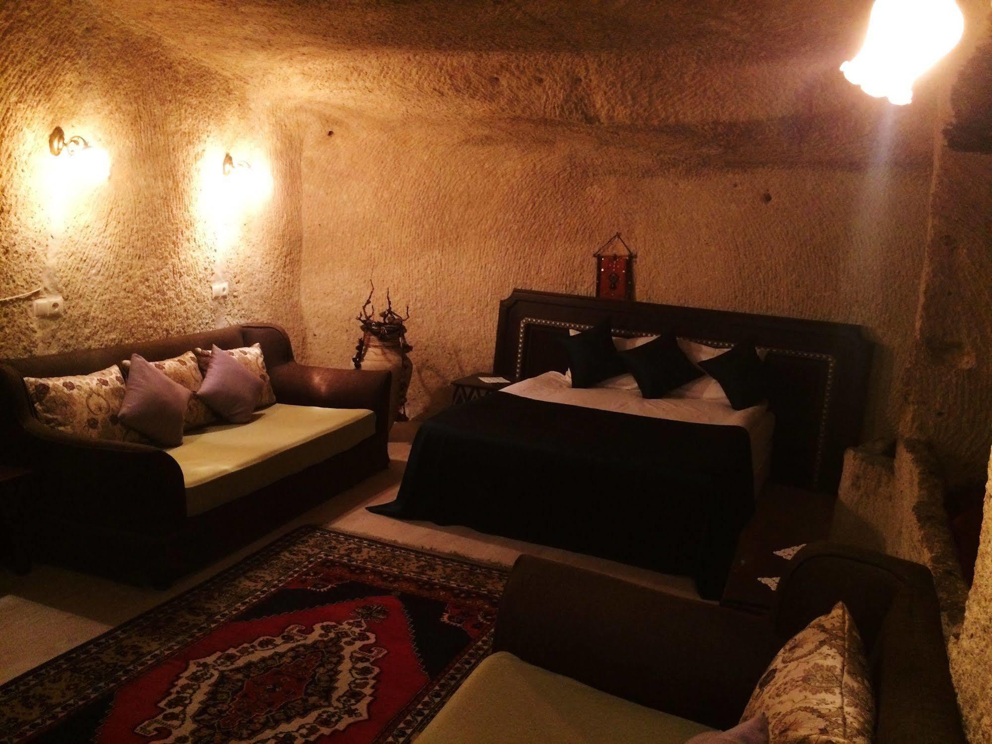 Hotel Cappadokiss Cave House à Göreme Extérieur photo